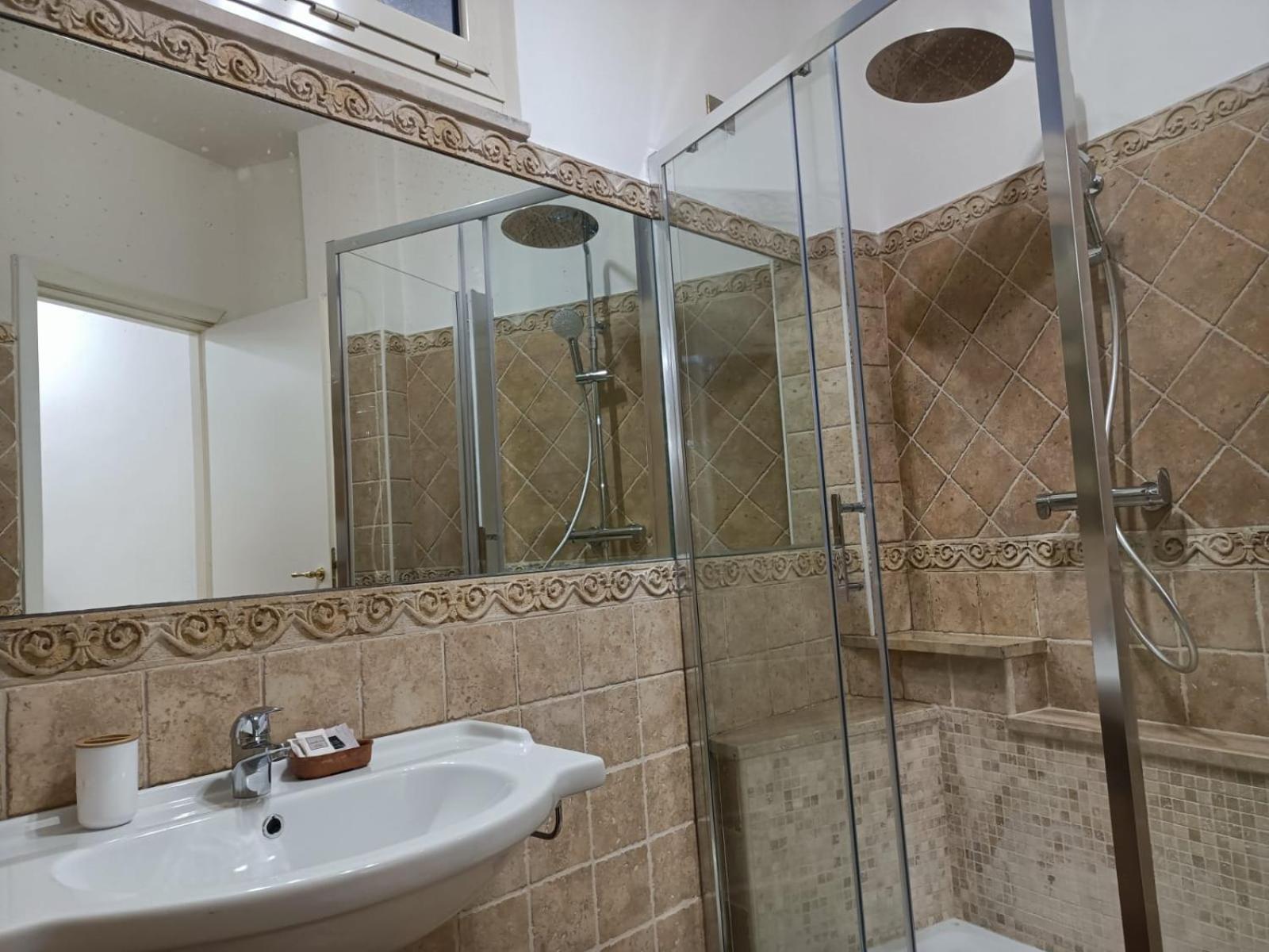 Rione Monti & Cavour Apartment روما المظهر الخارجي الصورة